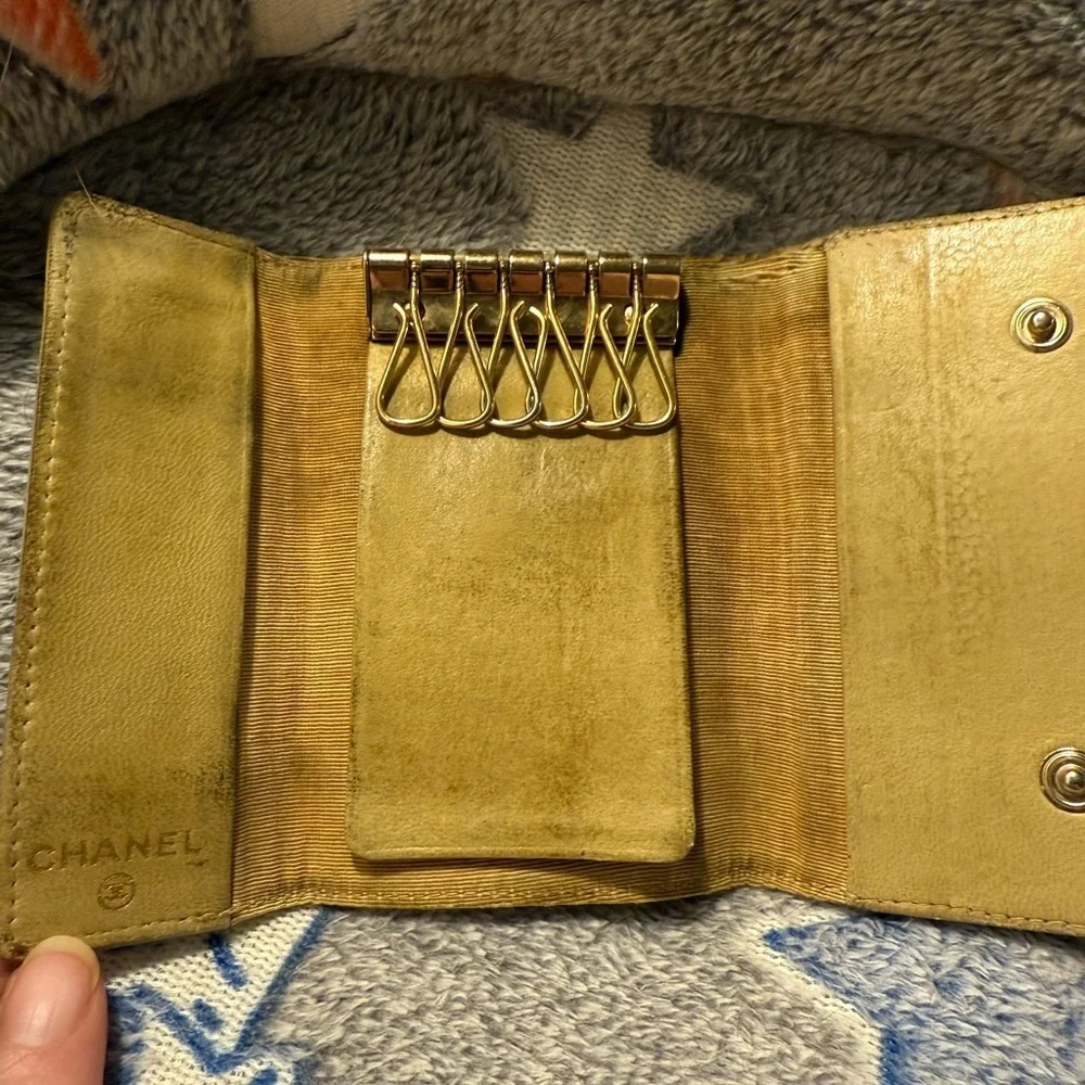 Vintage CHANEL key wallet